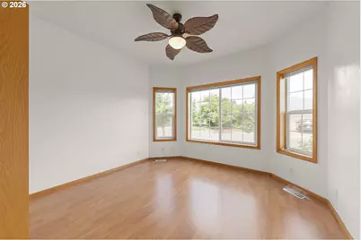 919 Old Orchard Ln, Springfield, OR 97477 - Photo 21