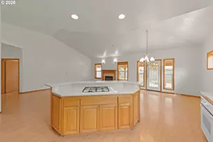 919 Old Orchard Ln, Springfield, OR 97477 - Photo 9