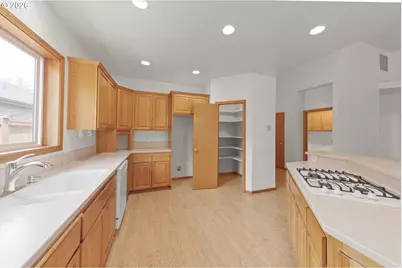 919 Old Orchard Ln, Springfield, OR 97477 - Photo 7