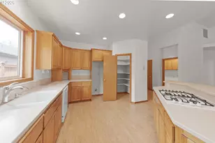 919 Old Orchard Ln, Springfield, OR 97477 - Photo 7