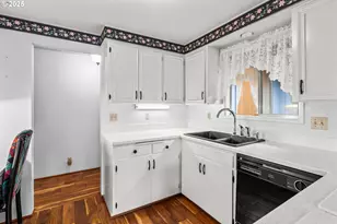 2070 Primrose St, Eugene, OR 97402 - Photo 9