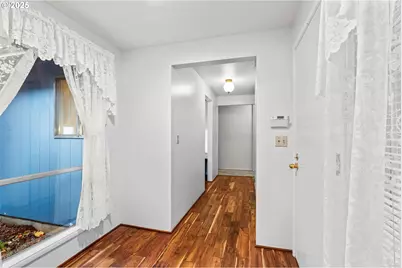 2070 Primrose St, Eugene, OR 97402 - Photo 5