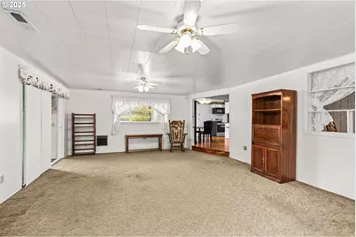 2070 Primrose St, Eugene, OR 97402 - Photo 27