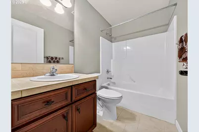 416 NE Patricia Ann Pl, Hillsboro, OR 97006 - Photo 25