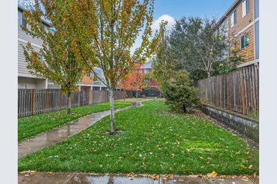 416 NE Patricia Ann Pl, Hillsboro, OR 97006 - Photo 37