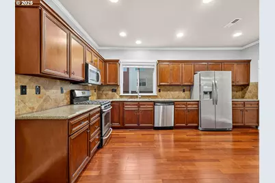 416 NE Patricia Ann Pl, Hillsboro, OR 97006 - Photo 13