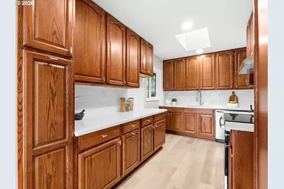 3811 SE 169th Pl, Portland, OR 97236 - Photo 5