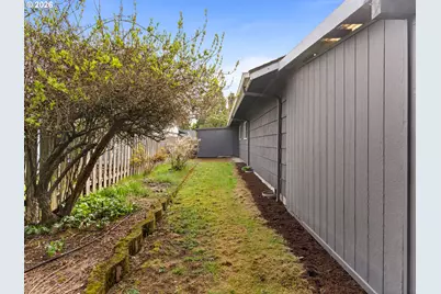 3811 SE 169th Pl, Portland, OR 97236 - Photo 19