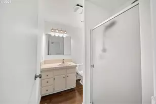 195 NW Phyllis Ct, Gresham, OR 97030 - Photo 27