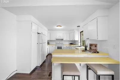 195 NW Phyllis Ct, Gresham, OR 97030 - Photo 15