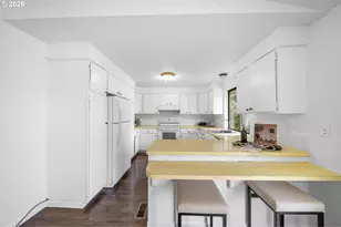 195 NW Phyllis Ct, Gresham, OR 97030 - Photo 15