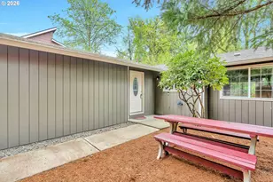 9505 SW 50th Ave, Portland, OR 97219 - Photo 5