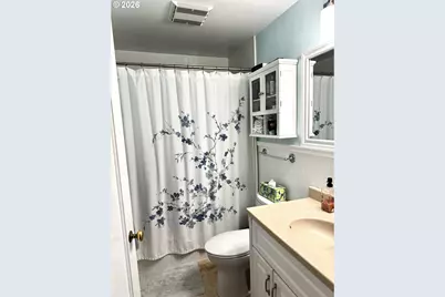 321 E 27th St, Vancouver, WA 98663 - Photo 9