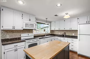 5621 C St, Springfield, OR 97478 - Photo 11
