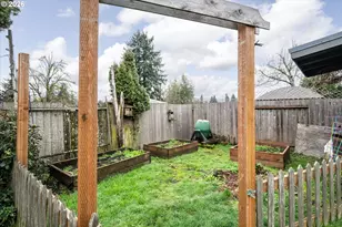 5621 C St, Springfield, OR 97478 - Photo 33