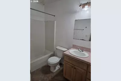 17329 SE Alder St, Portland, OR 97233 - Photo 9