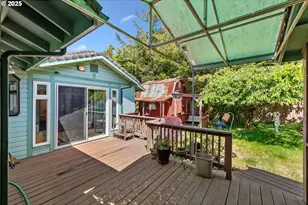 705 Prefontaine Dr, Coos Bay, OR 97420 - Photo 37