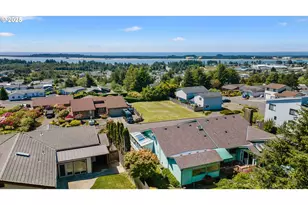 705 Prefontaine Dr, Coos Bay, OR 97420 - Photo 3