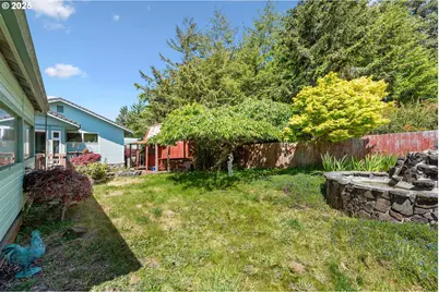 705 Prefontaine Dr, Coos Bay, OR 97420 - Photo 45