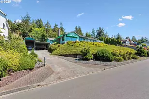 705 Prefontaine Dr, Coos Bay, OR 97420 - Photo 47