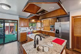 705 Prefontaine Dr, Coos Bay, OR 97420 - Photo 7