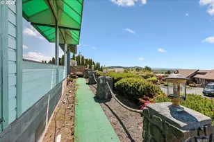 705 Prefontaine Dr, Coos Bay, OR 97420 - Photo 29