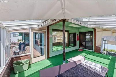 705 Prefontaine Dr, Coos Bay, OR 97420 - Photo 23