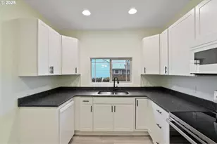 715 19th St, Salem, OR 97301 - Photo 15