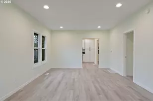 715 19th St, Salem, OR 97301 - Photo 7