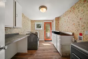 90450 Deadwood Creek Rd, Deadwood, OR 97430 - Photo 29