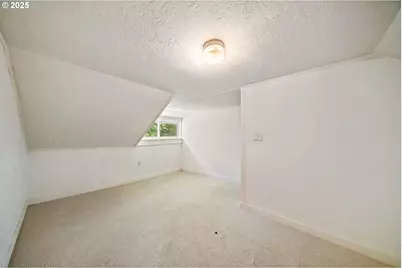 90450 Deadwood Creek Rd, Deadwood, OR 97430 - Photo 33