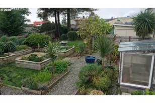 237 Wharf St, Brookings, OR 97415 - Photo 25