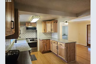 237 Wharf St, Brookings, OR 97415 - Photo 5