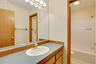 1360 N Locust St, Canby, OR 97013 - Photo 31