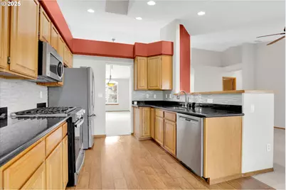 175 NE Chancellor Ct, Hillsboro, OR 97124 - Photo 13