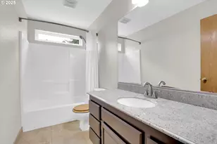 175 NE Chancellor Ct, Hillsboro, OR 97124 - Photo 23