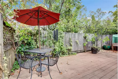 175 NE Chancellor Ct, Hillsboro, OR 97124 - Photo 29