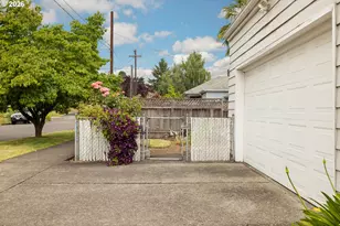 1909 N Bryant St, Portland, OR 97217 - Photo 41