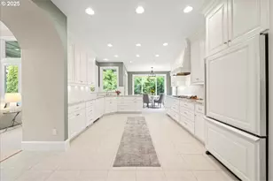 5436 SW Champion Pl, Portland, OR 97225 - Photo 9