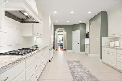 5436 SW Champion Pl, Portland, OR 97225 - Photo 11