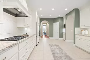 5436 SW Champion Pl, Portland, OR 97225 - Photo 11