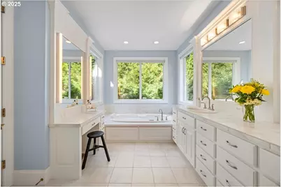 5436 SW Champion Pl, Portland, OR 97225 - Photo 23