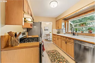 9810 SW 55th Ave, Portland, OR 97219 - Photo 33