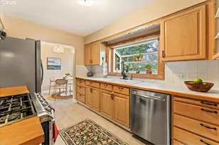 9810 SW 55th Ave, Portland, OR 97219 - Photo 31