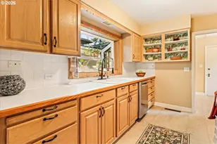 9810 SW 55th Ave, Portland, OR 97219 - Photo 29