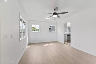 561 W Fourth St, Coquille, OR 97423 - Photo 5