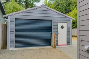 561 W Fourth St, Coquille, OR 97423 - Photo 3