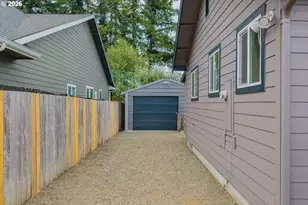 561 W Fourth St, Coquille, OR 97423 - Photo 27