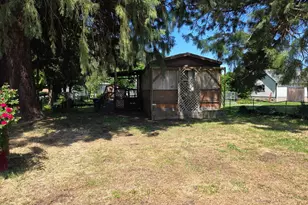 440 Division Ave, Drain, OR 97435 - Photo 3