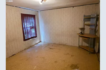 440 Division Ave, Drain, OR 97435 - Photo 9